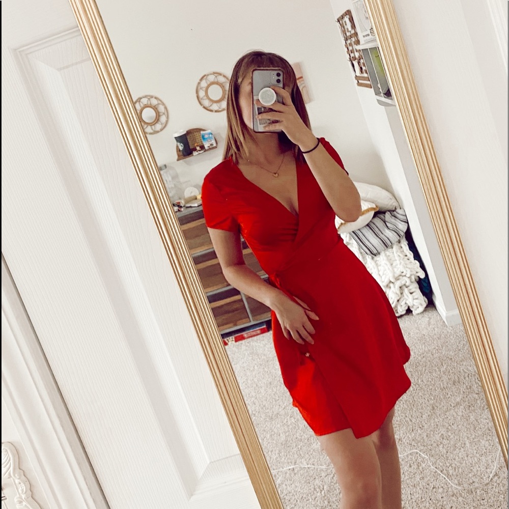 BRAND: SHEIN    SIZE: M    COLORS: Red